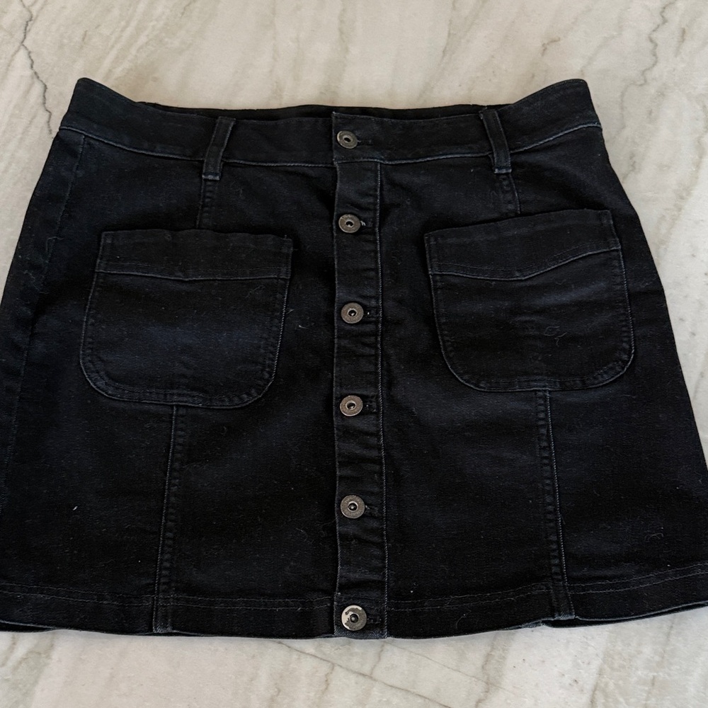 Columbia Black Button-Front Mini Skirt size 10